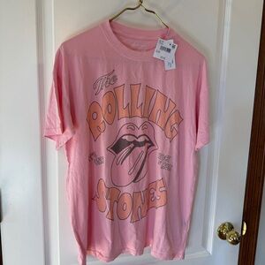 American Eagle Outfitters Pink Graphic Tee